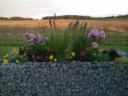 Højbed firkantet 200 cm x 100 cm x 100 cm (L x H x D), maskestørrelse 5 x 5 cm, vægtykkelse 10 cm