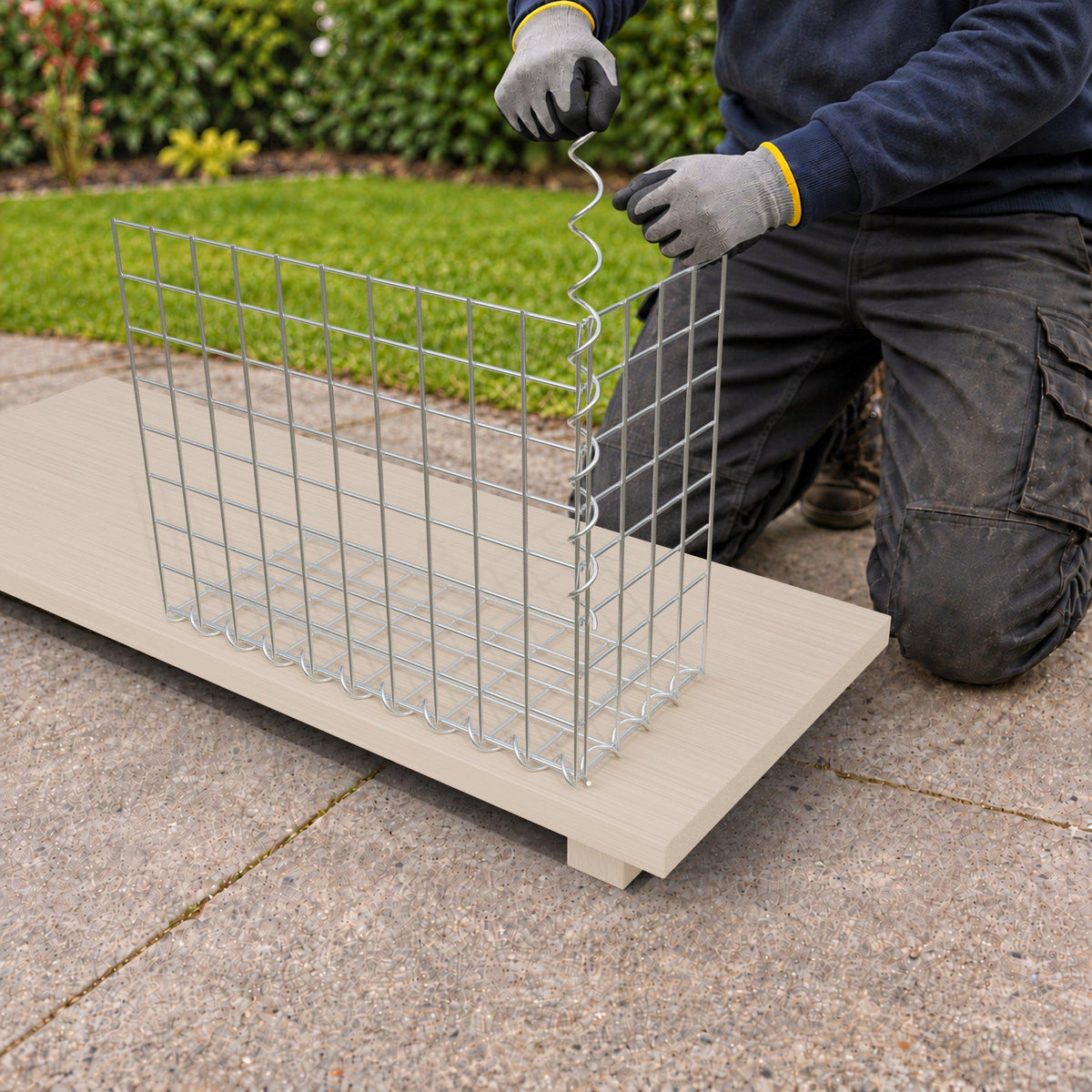 Schanskorf 50 cm x 40 cm x 20 cm (L x H x D), maaswijdte 5 cm x 5 cm, spiraalvormig