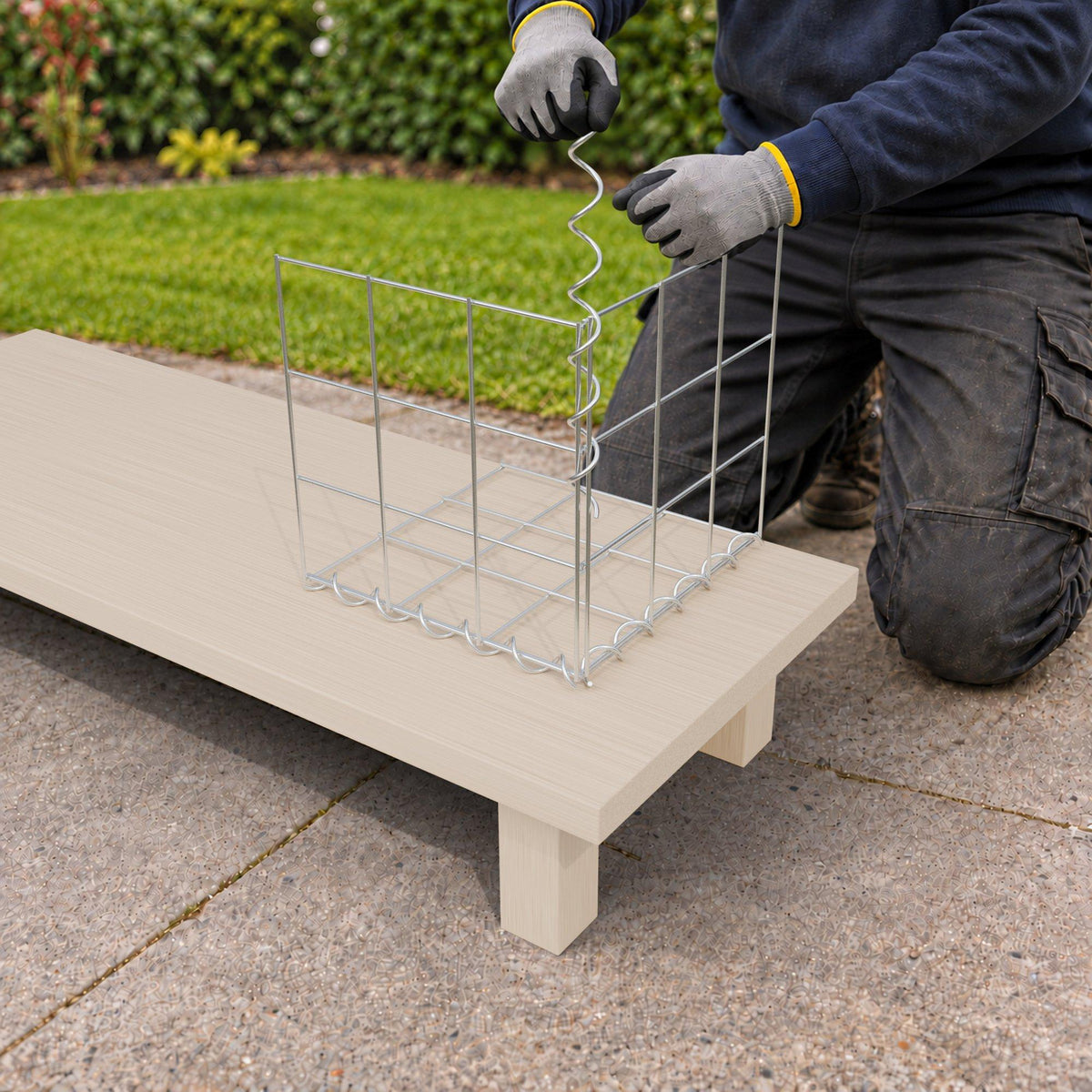 Schanskorf 30 cm x 30 cm x 30 cm (L x H x D), maaswijdte 10 cm x 10 cm, spiraalvormig